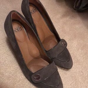 Brand new Sofft gray shoes.